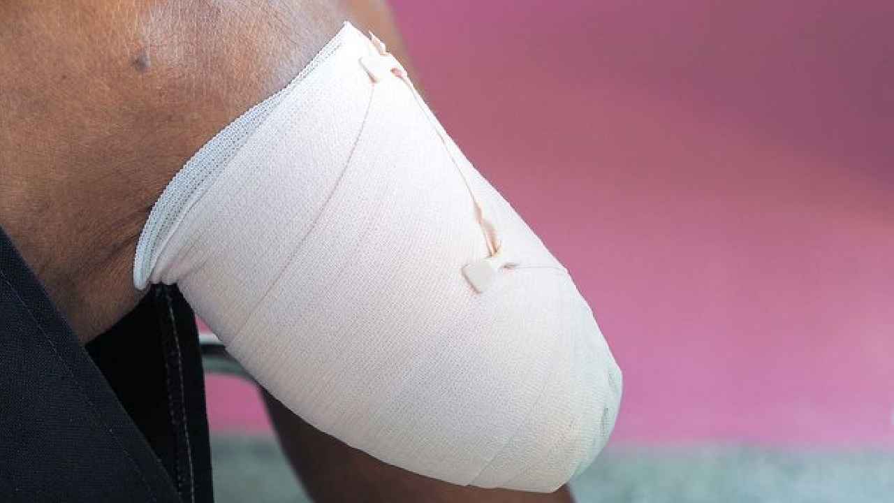 Uttar Pradesh: Pwd కోటాలో ఎంబీబీఎస్ సీటు కోసం కాలు నరుక్కున్న విద్యార్థి