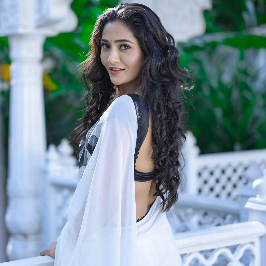 Gayathri Simhadri Karthika Deepam Serial Artist Photos