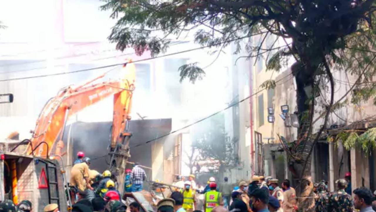 Hyderabad Fire Accident : హైదరాబాద్‌‌లో అగ్నిప్రమాద ఘటన.. ఐదు మృతదేహాలు వెలికితీత