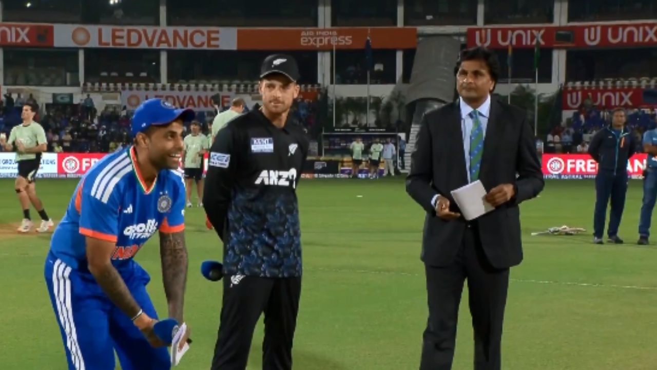 IND vs NZ 2nd T20 : టాస్ గెలిచిన భార‌త్.. న్యూజిలాండ్ బ్యాటింగ్‌.. అక్ష‌ర్ ఔట్‌, బుమ్రాకు రెస్ట్‌.. కుల్దీప్‌, హ‌ర్షిత్‌కు చోటు..