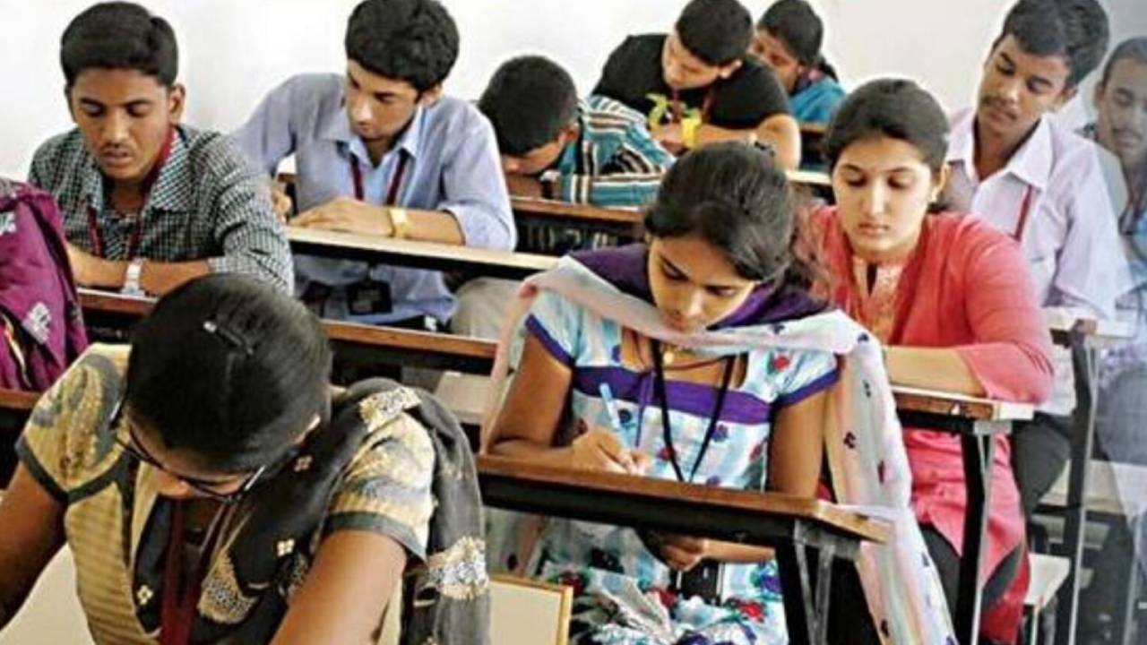 Inter Students : ఇంటర్ విద్యార్థులకు బిగ్ అలెర్ట్.. ప్రాక్టికల్‌కి సంబంధించి..