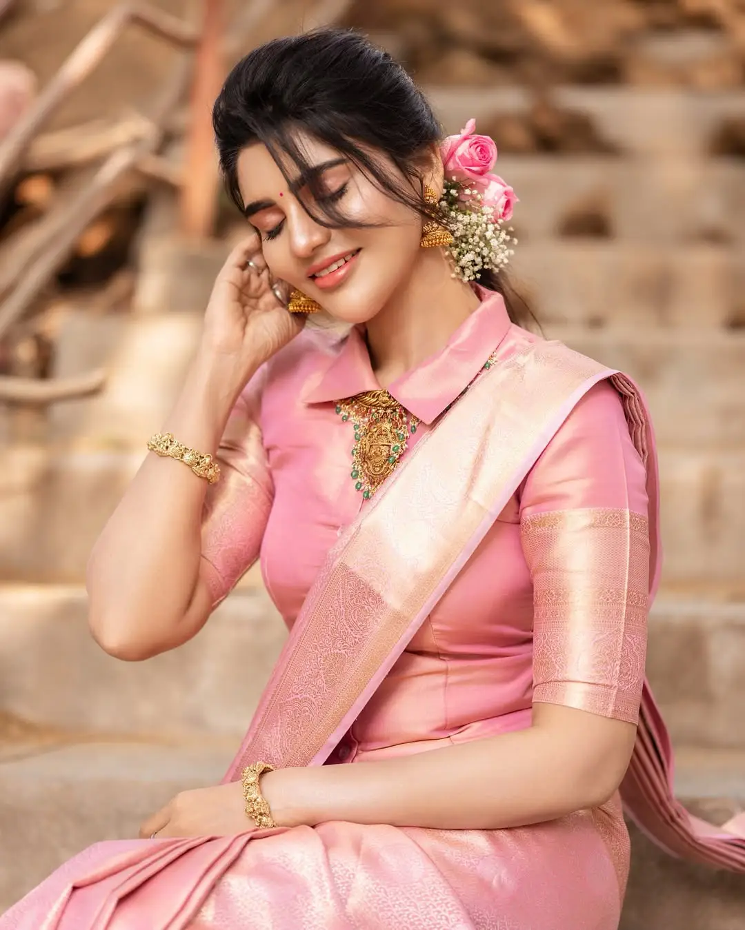Jabardasth Varsha's latest photo gallery (1)