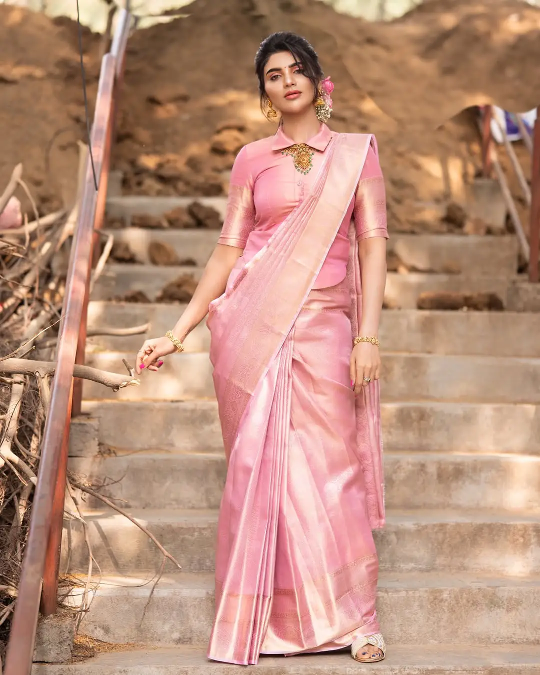 Jabardasth Varsha's latest photo gallery (1)