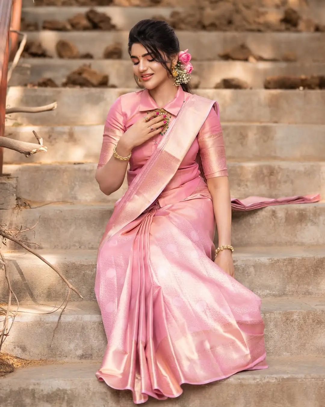 Jabardasth Varsha's latest photo gallery (1)