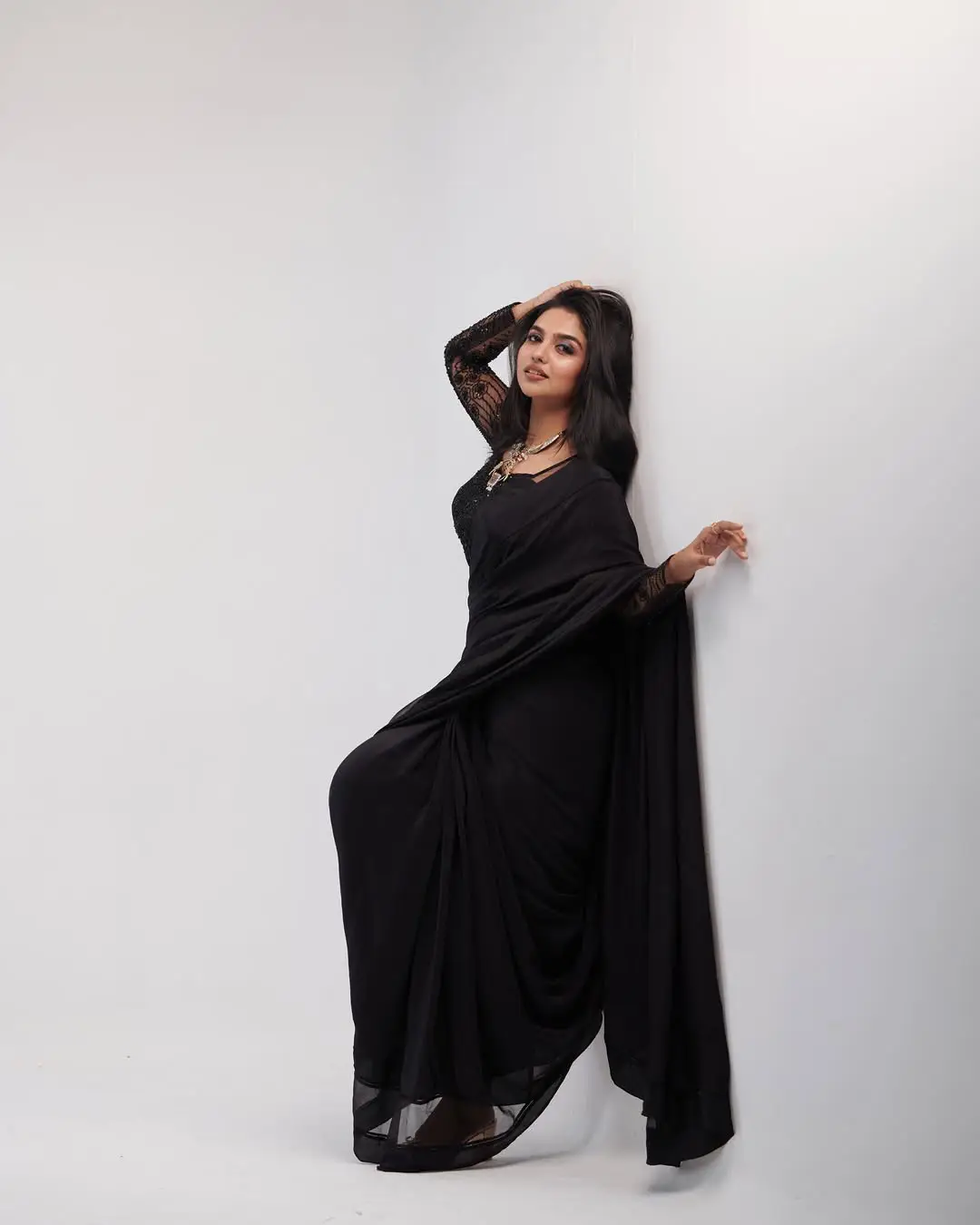 Jana Nayagan beauty Mamitha Baiju latest photos (1)