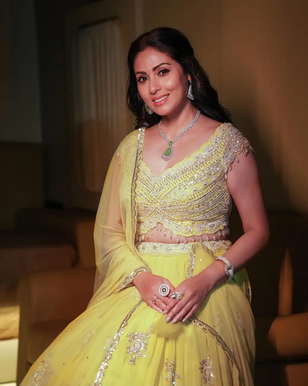 Jayam movie Beauty Sadha latest photos (1)