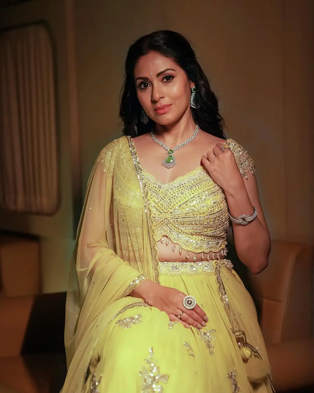 Jayam movie Beauty Sadha latest photos (1)