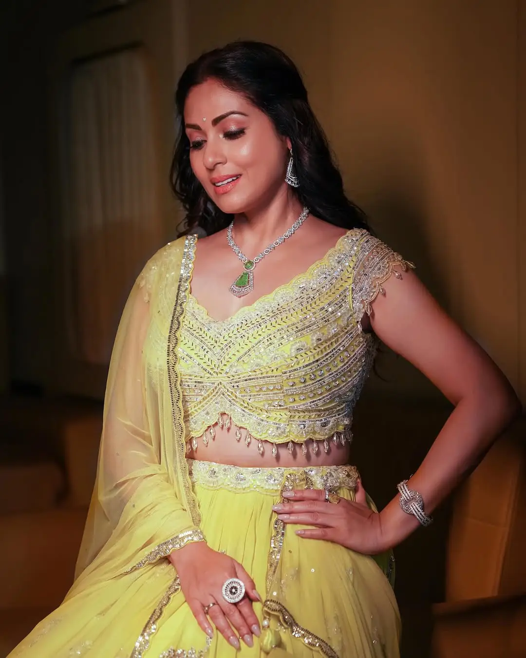 Jayam movie Beauty Sadha latest photos (1)