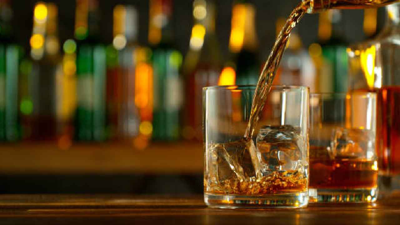 AP Excise Policy: ఏపీ ఎక్సైజ్ పాలసీలో కీలక మార్పులు.. బార్ల వ్యాపారులకు బిగ్ రిలీఫ్