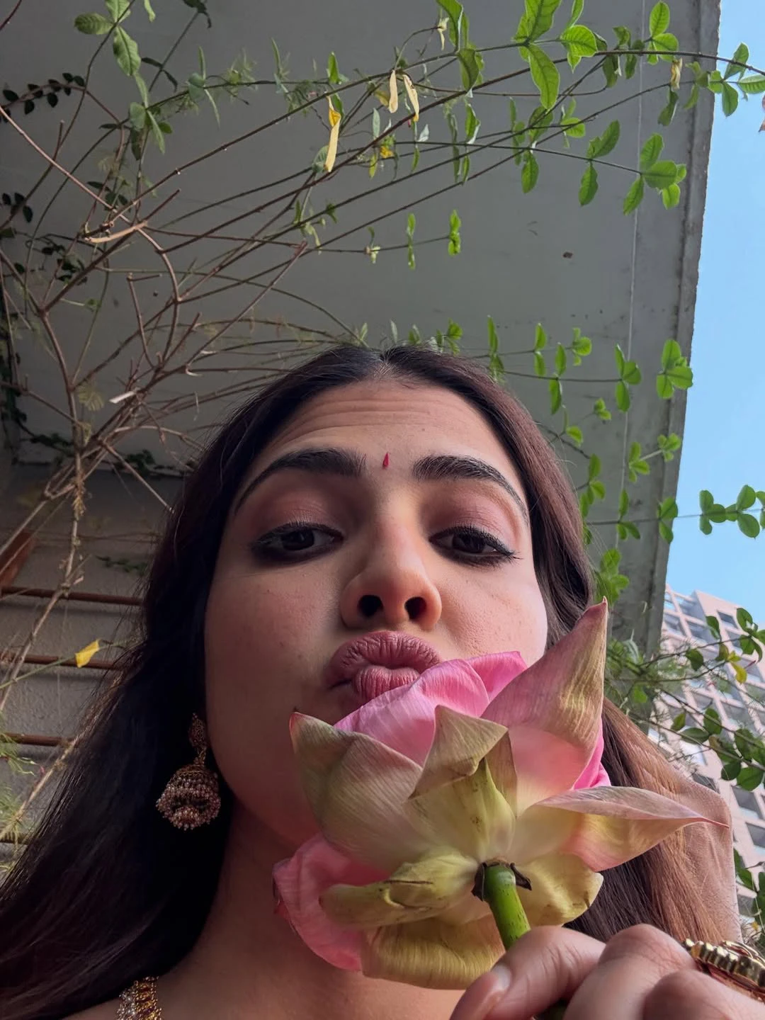 Malavika Mohanan Stunning Looks in Saree