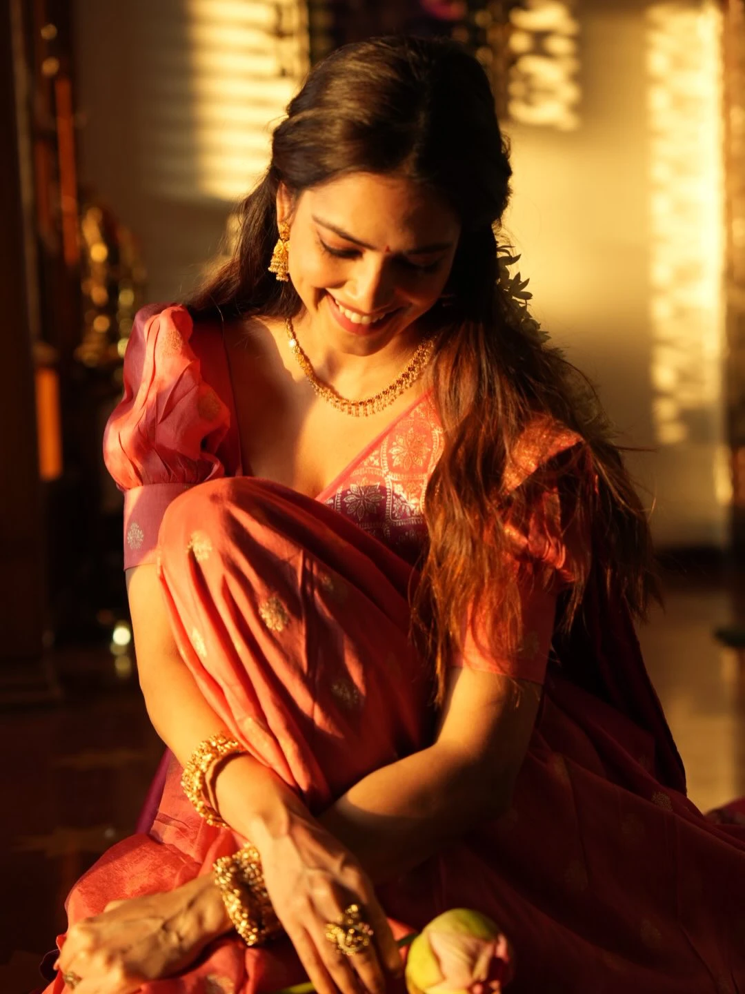 Malavika Mohanan Stunning Looks in Saree