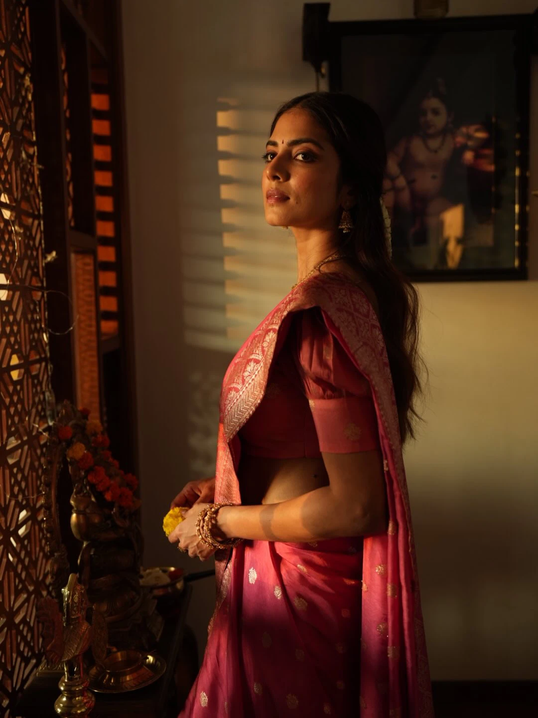 Malavika Mohanan Stunning Looks in Saree