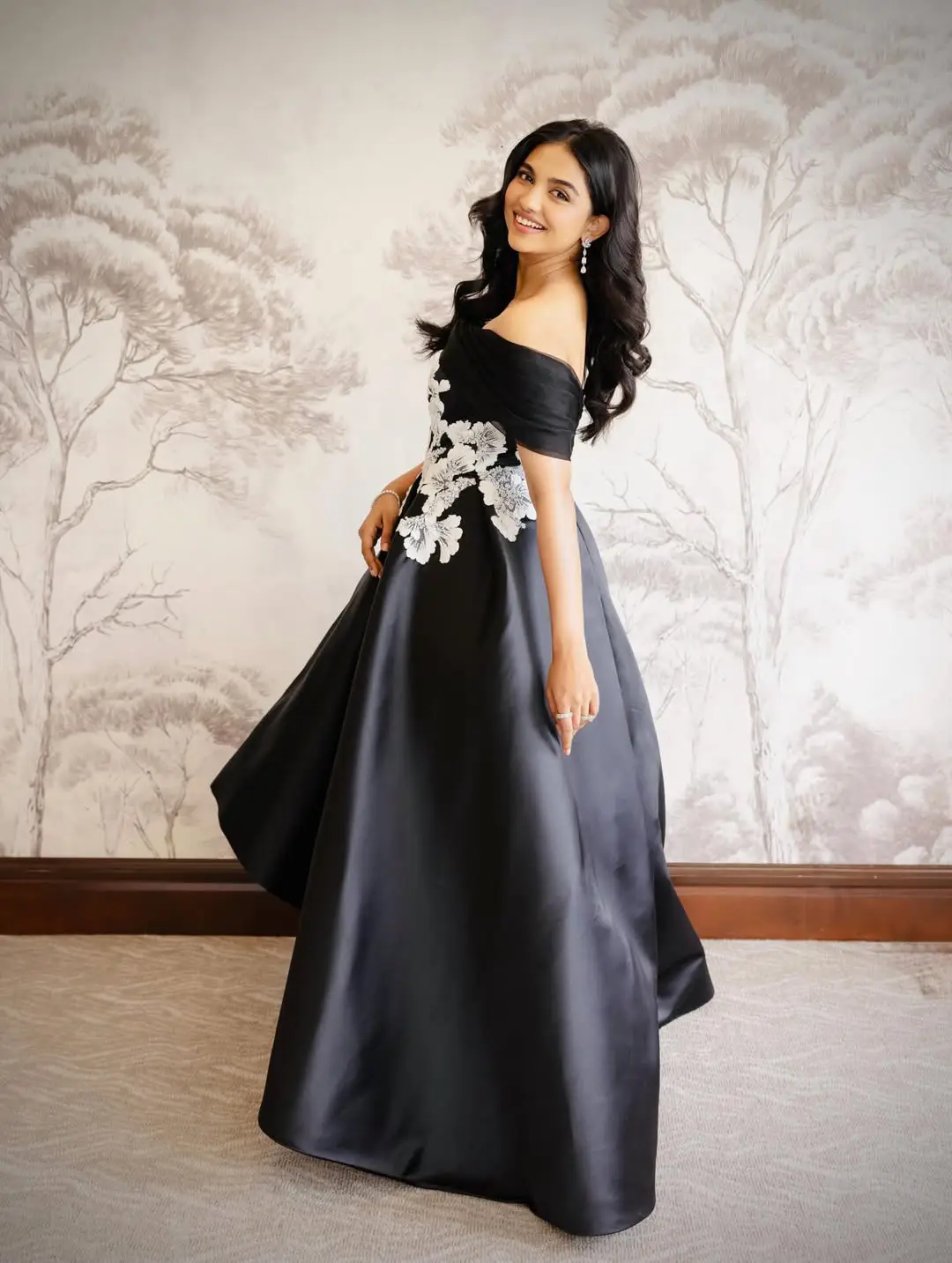 Mamitha Baiju latest photos (1)