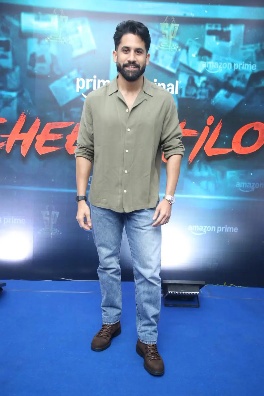 Naga Chaitanya Sobhita watched cheekatilo movie special show (1)