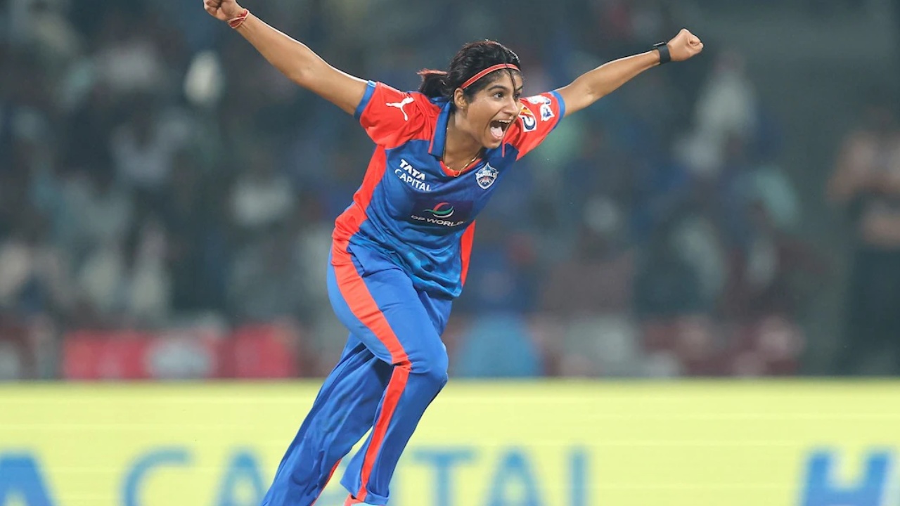 Nandani Sharma : ఎవ‌రీ నందిని శ‌ర్మ‌? డ‌బ్ల్యూపీఎల్‌లో హ్యాట్రిక్ సాధించిన ఢిల్లీ క్యాపిట‌ల్స్ పేస‌ర్..