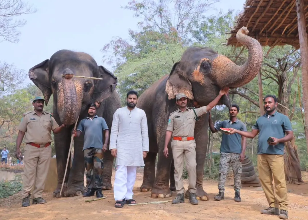 Pawan Kalyan Visits Vizag Zoo Park