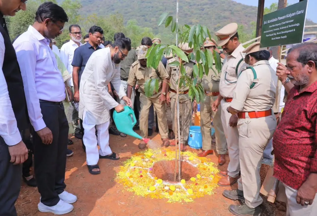 Pawan Kalyan Visits Vizag Zoo Park
