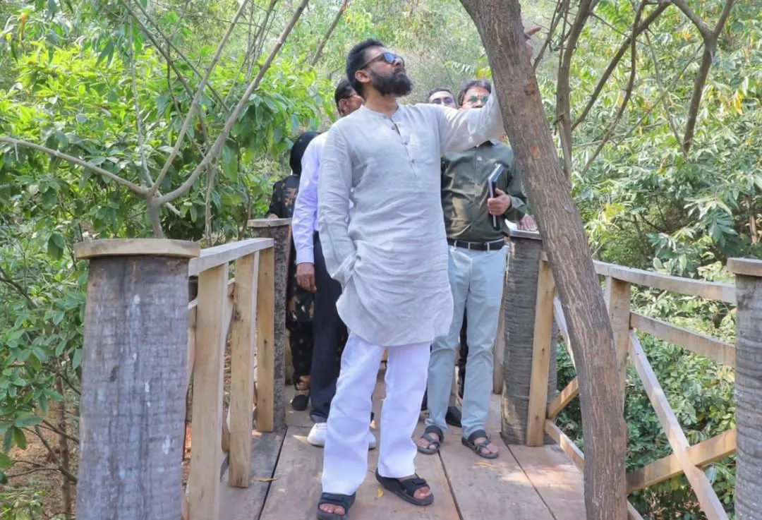 Pawan Kalyan Visits Vizag Zoo Park