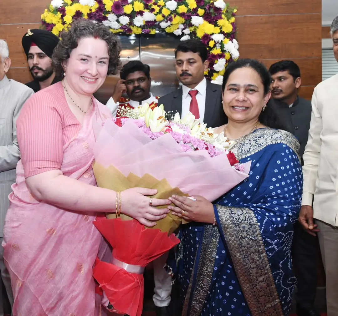 Chandrababu Wife nara Bhuvaneswari Pawan Kalyan wife Anna Lezhneva Participated in Governor Party