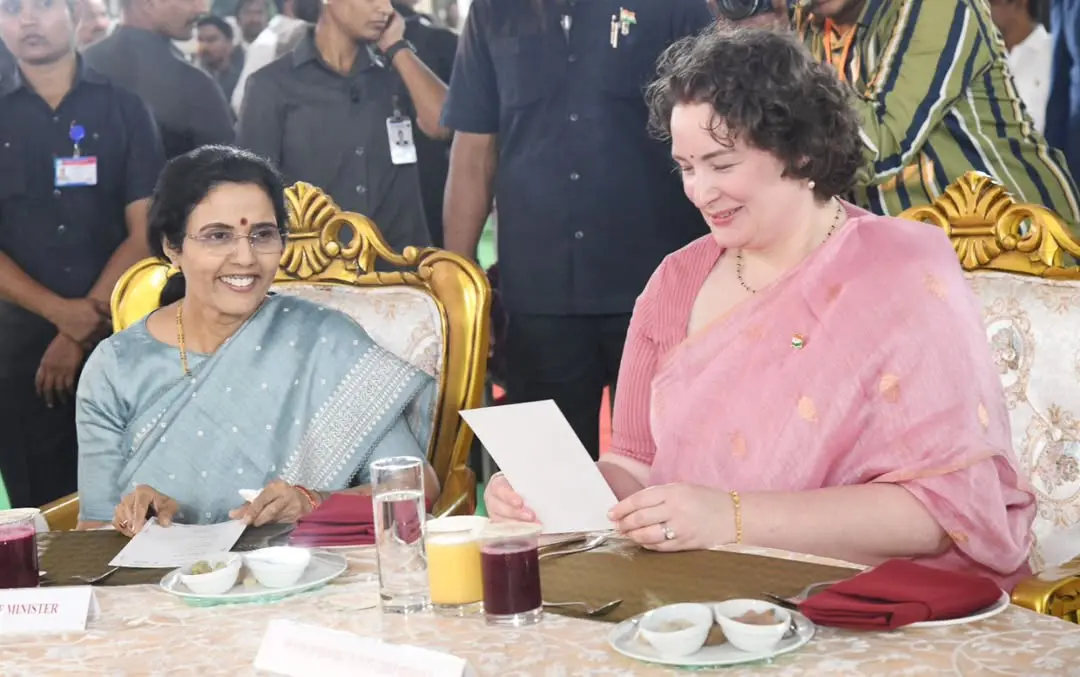 Chandrababu Wife nara Bhuvaneswari Pawan Kalyan wife Anna Lezhneva Participated in Governor Party