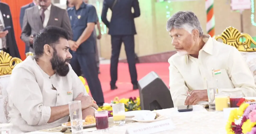 Chandrababu Wife nara Bhuvaneswari Pawan Kalyan wife Anna Lezhneva Participated in Governor Party
