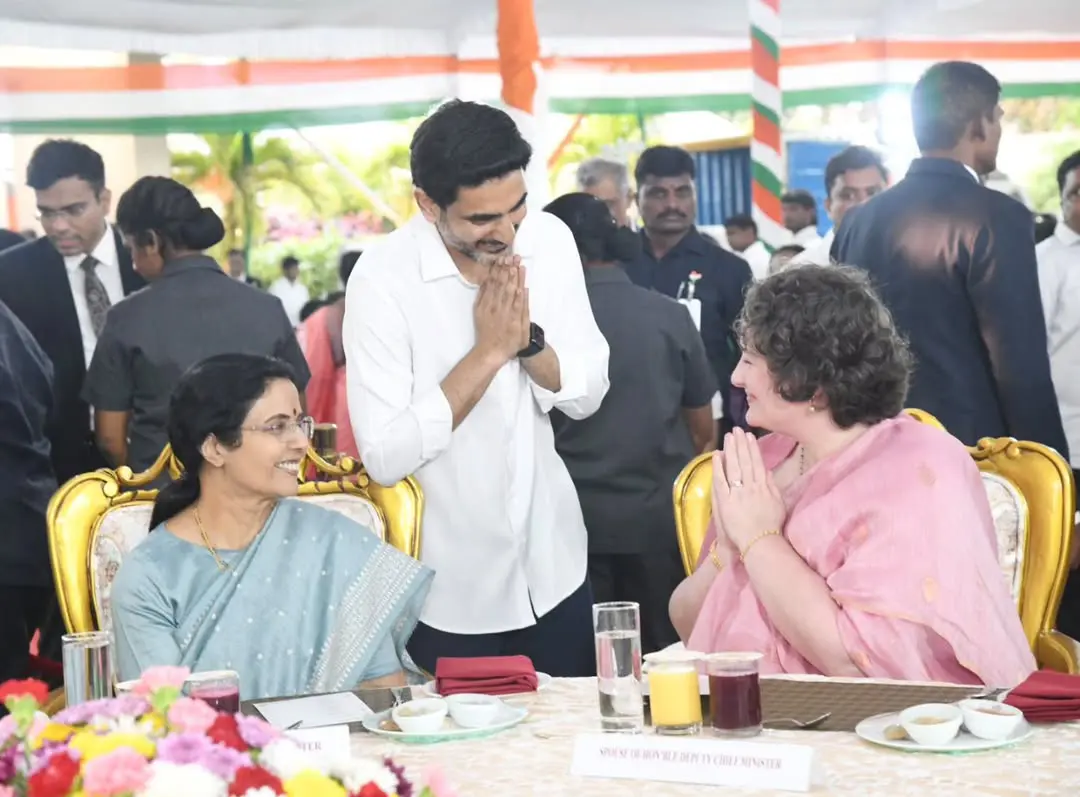 Chandrababu Wife nara Bhuvaneswari Pawan Kalyan wife Anna Lezhneva Participated in Governor Party
