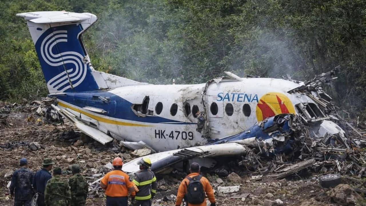Plane crashes : మరో ఘోర విమాన ప్రమాదం.. పార్లమెంట్ సభ్యుడుసహా 15మంది మృతి