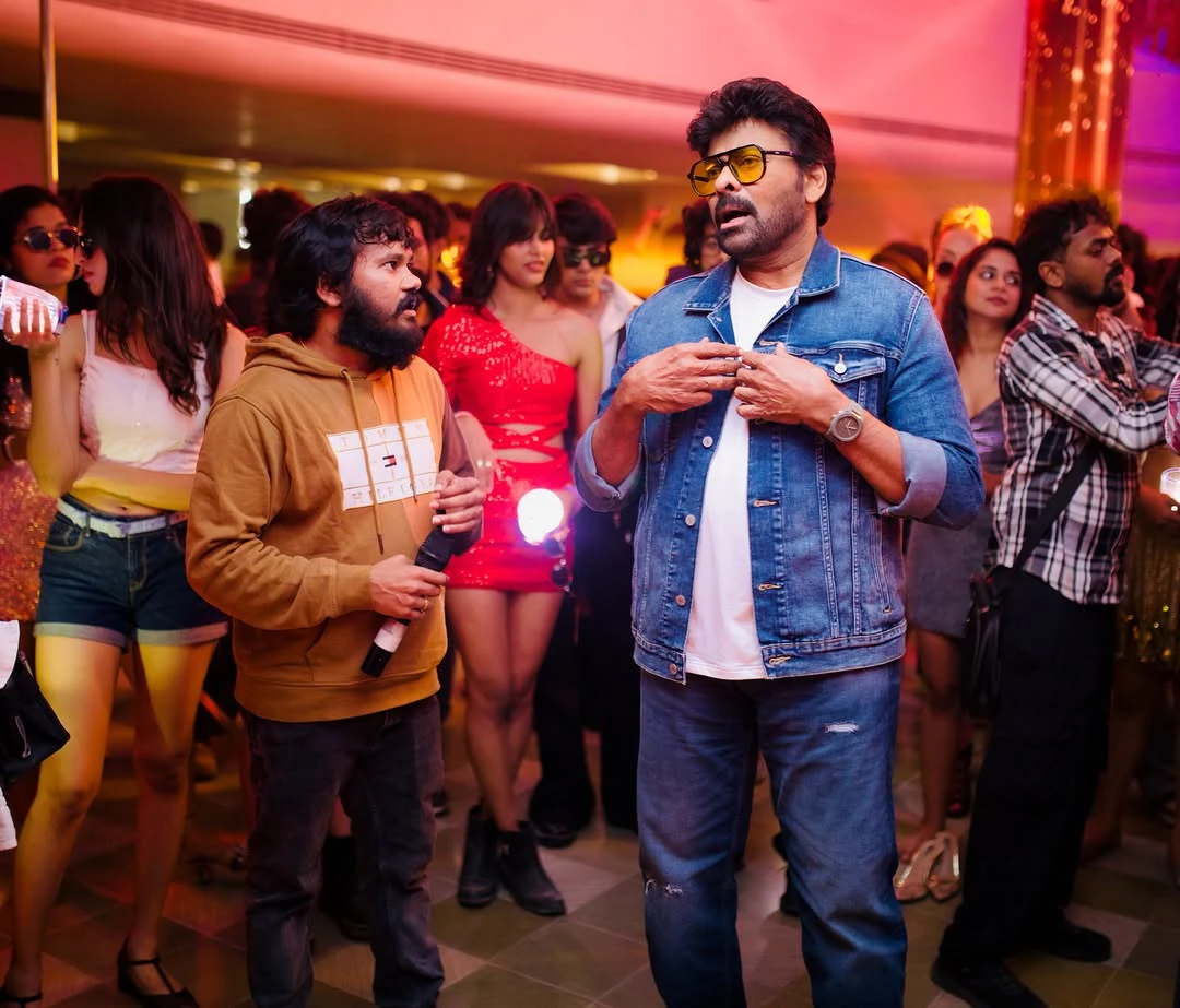Polaki Vijay Shares Mana Shankara Varaprasad Garu Dance Working Stills with Chiranjeevi and Venkatesh