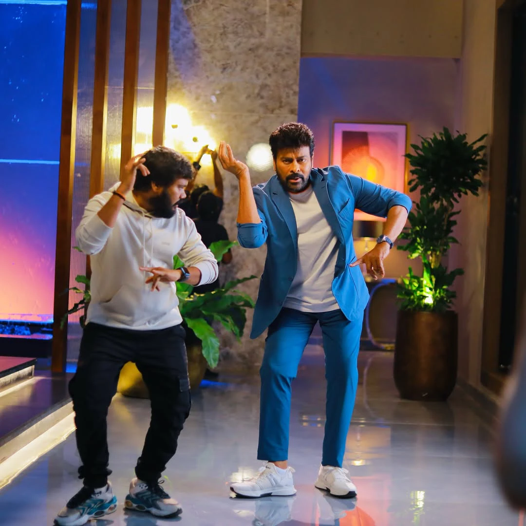 Polaki Vijay Shares Mana Shankara Varaprasad Garu Dance Working Stills with Chiranjeevi and Venkatesh