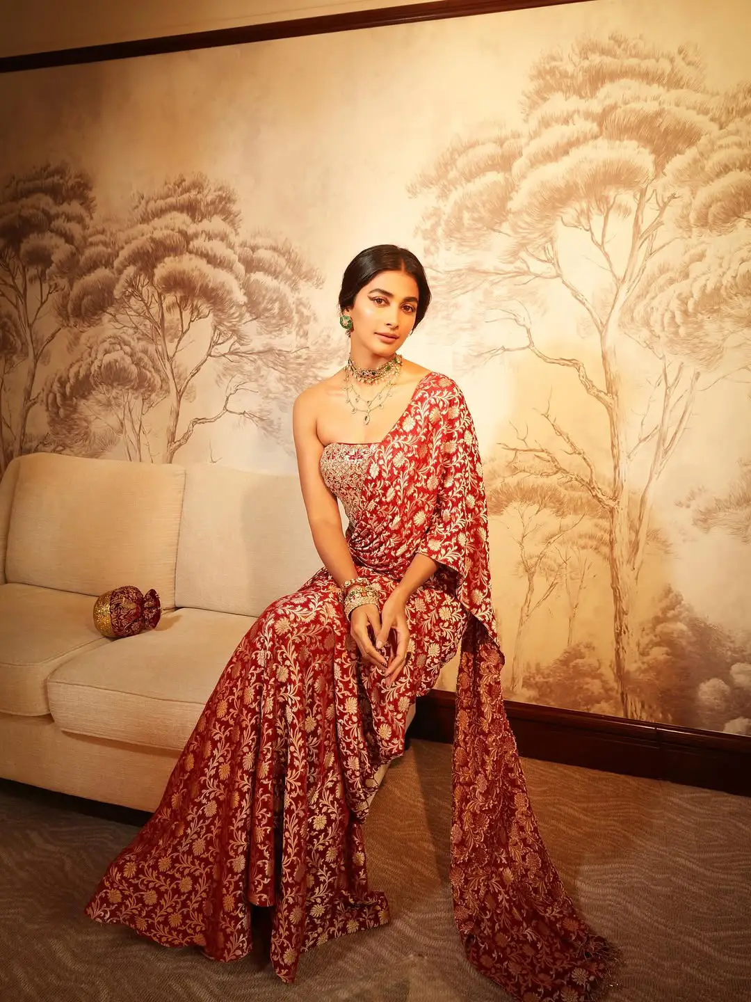 Pooja Hegde latest glamour photos (1)