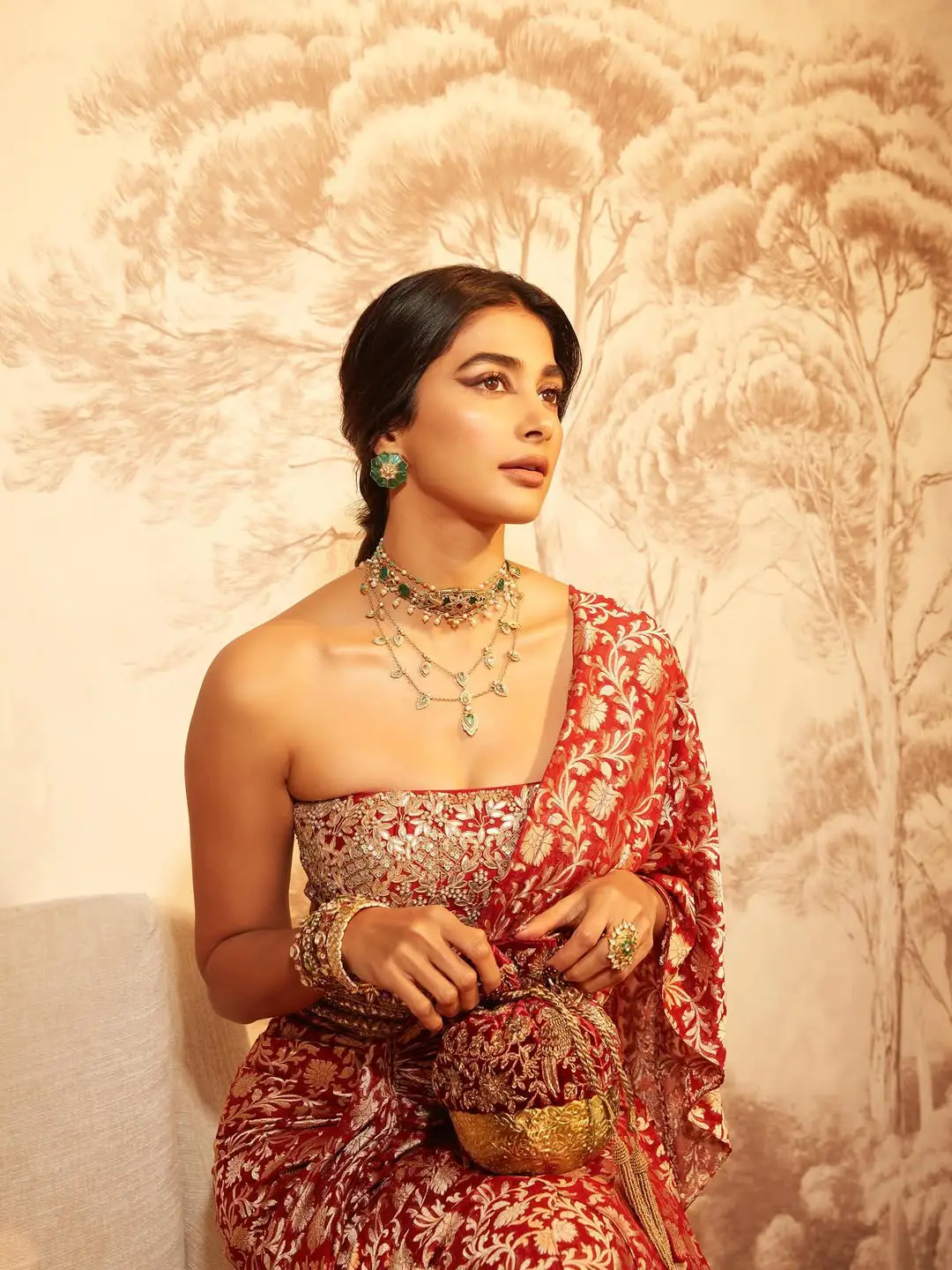 Pooja Hegde latest glamour photos (1)