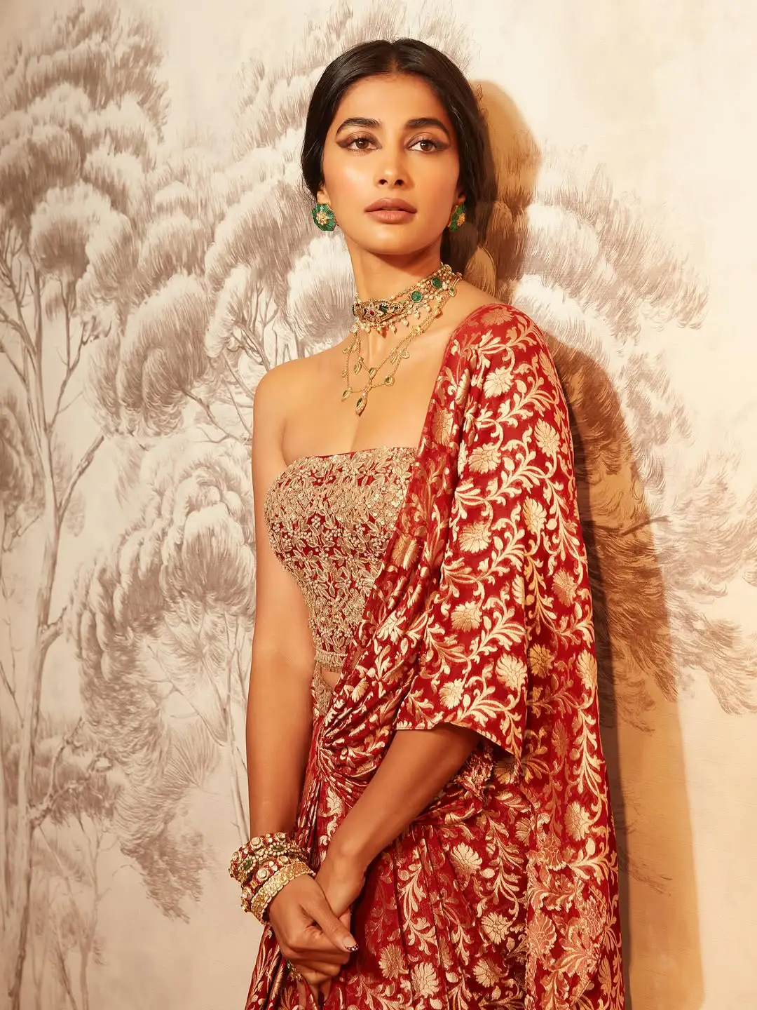 Pooja Hegde latest glamour photos (1)