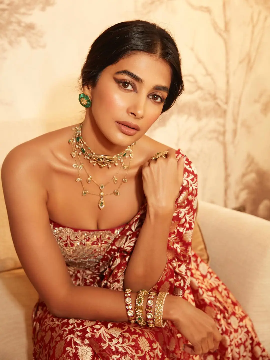 Pooja Hegde latest glamour photos (1)