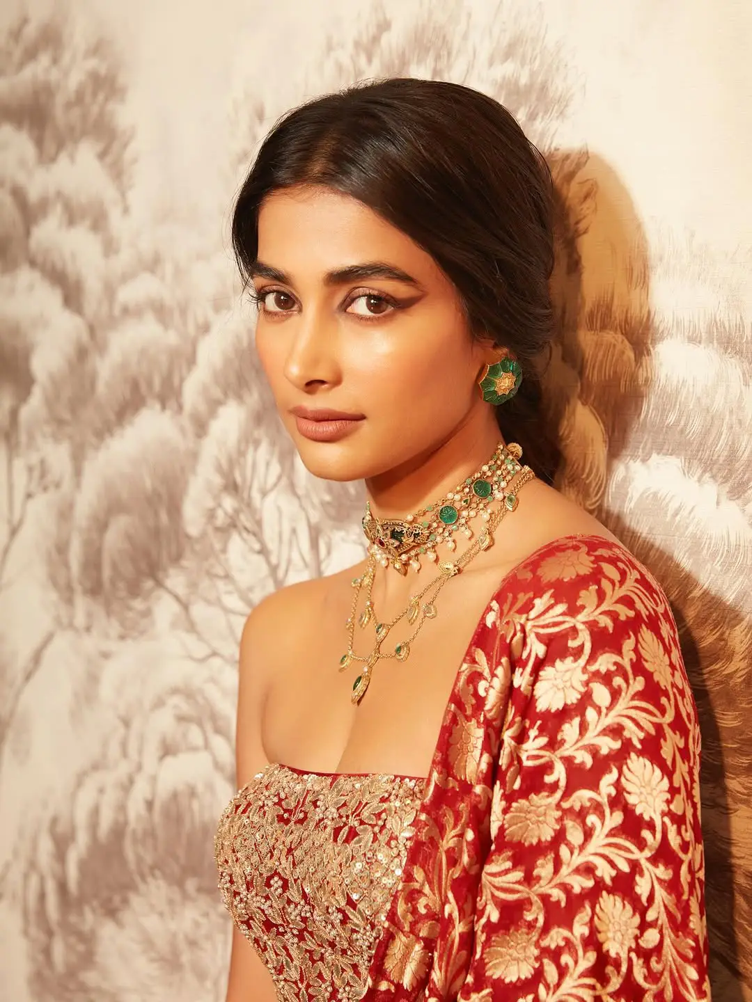 Pooja Hegde latest glamour photos (1)