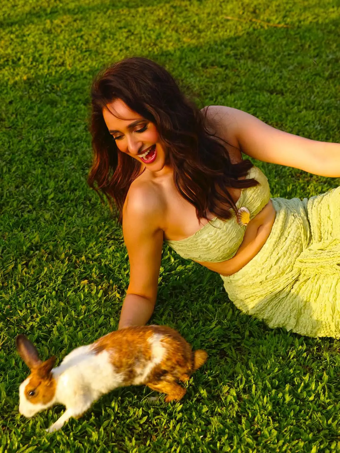 Pragya Jaiswal latest glamour photos (1)