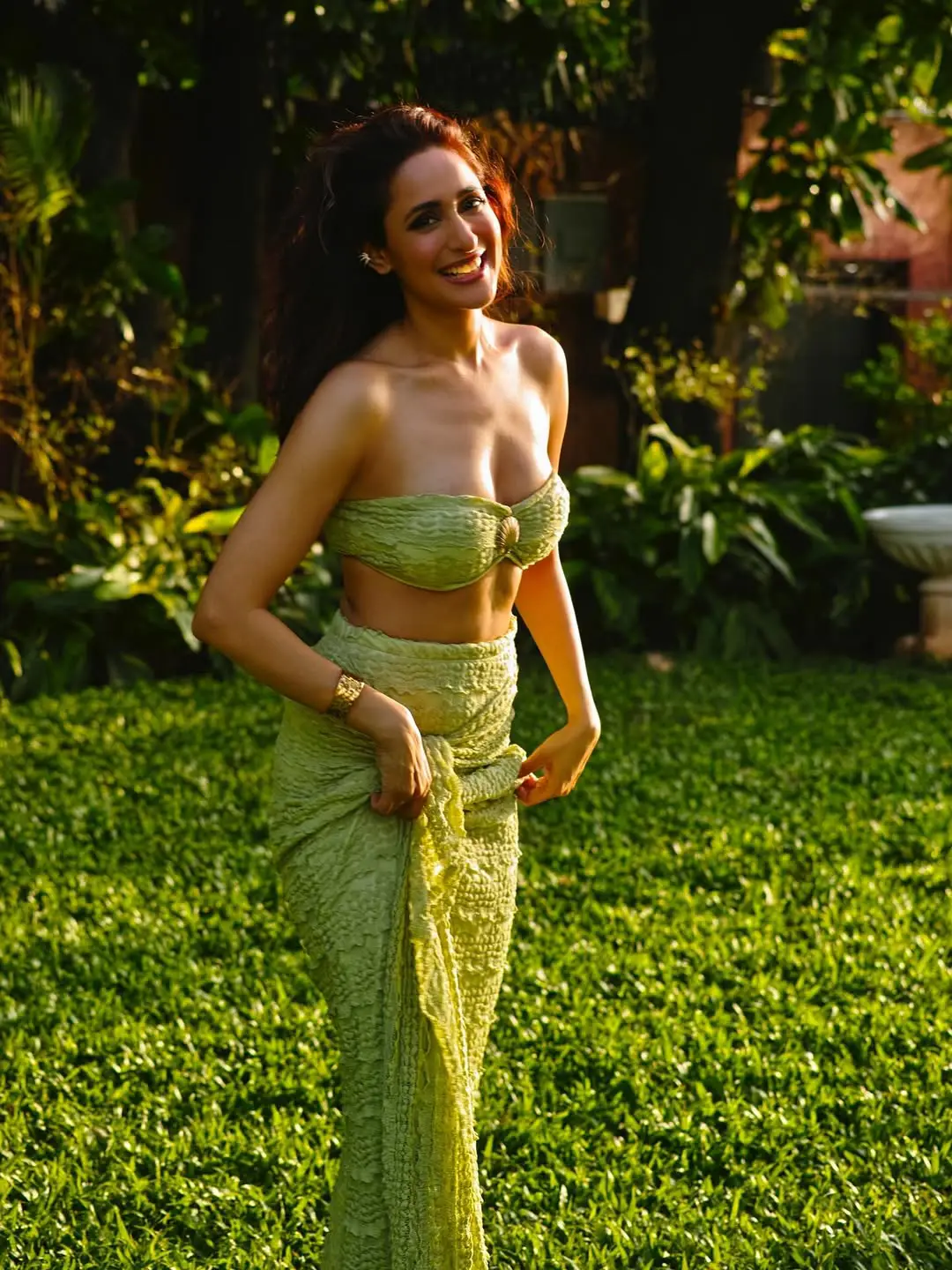 Pragya Jaiswal latest glamour photos (1)
