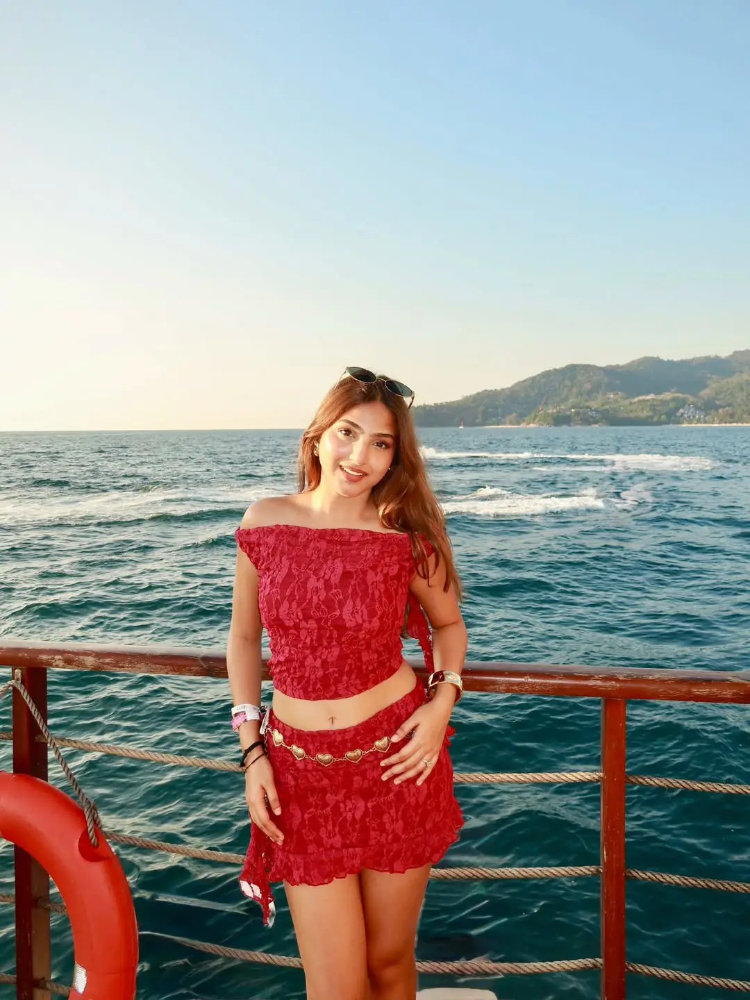 Pranavi Manukonda latest glamour photos (1)