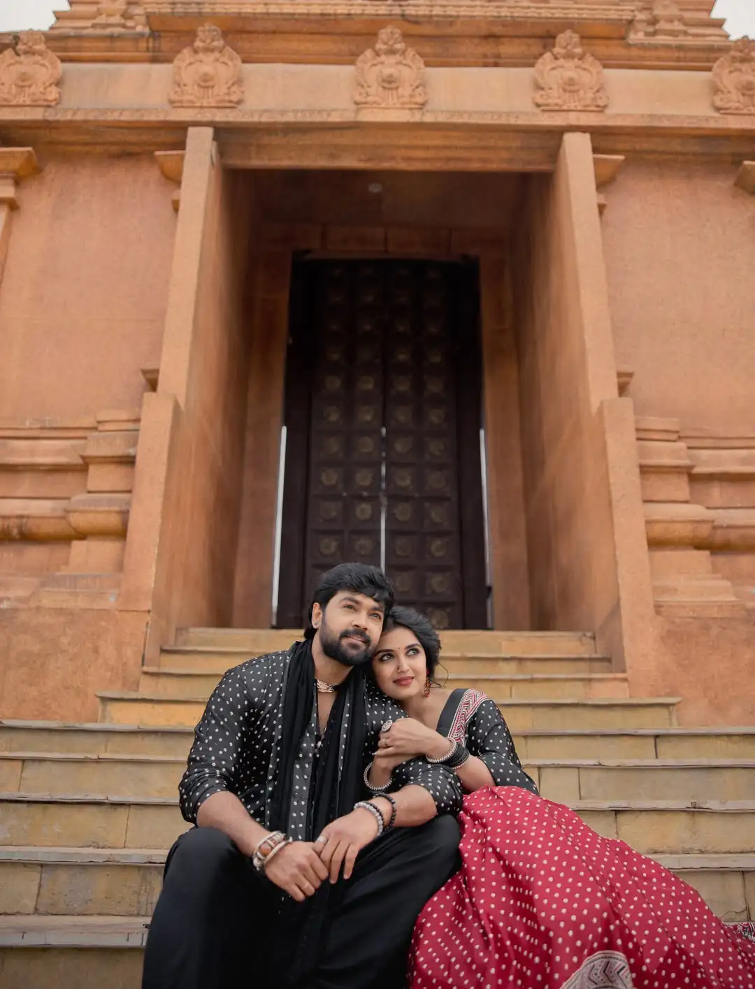 Priyanka Jain Sankranthi special Photos with her Boy Friend Shivakumar