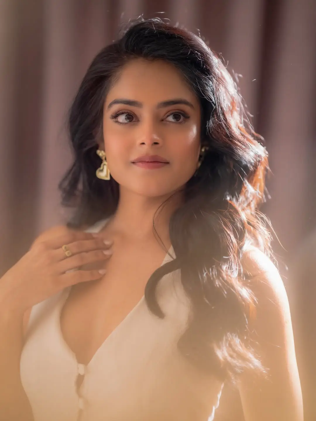 Raja Saab beauty Riddhi Kumar latest photos (1)