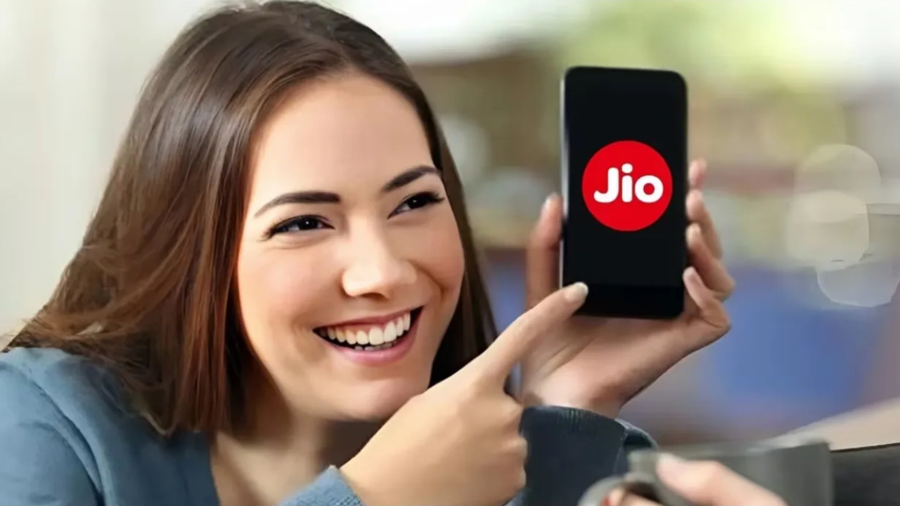 Reliance Jio : జియో కొత్త ప్లాన్ అదుర్స్.. యూట్యూబ్ ప్రీమియం, డేటా, అన్‌లిమిటెడ్ కాలింగ్, OTT బెనిఫిట్స్.. నెలంతా ఎంజాయ్!