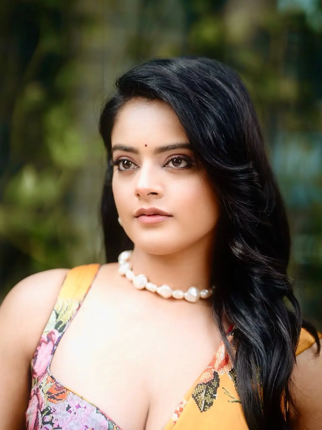 Riddhi Kumar latest glamour photos (1)