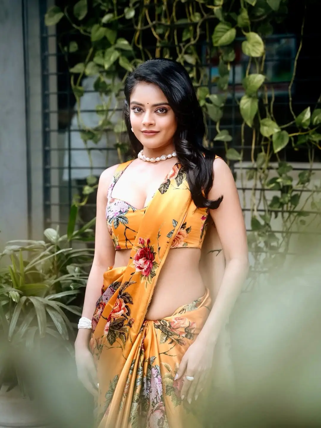 Riddhi Kumar latest glamour photos (1)