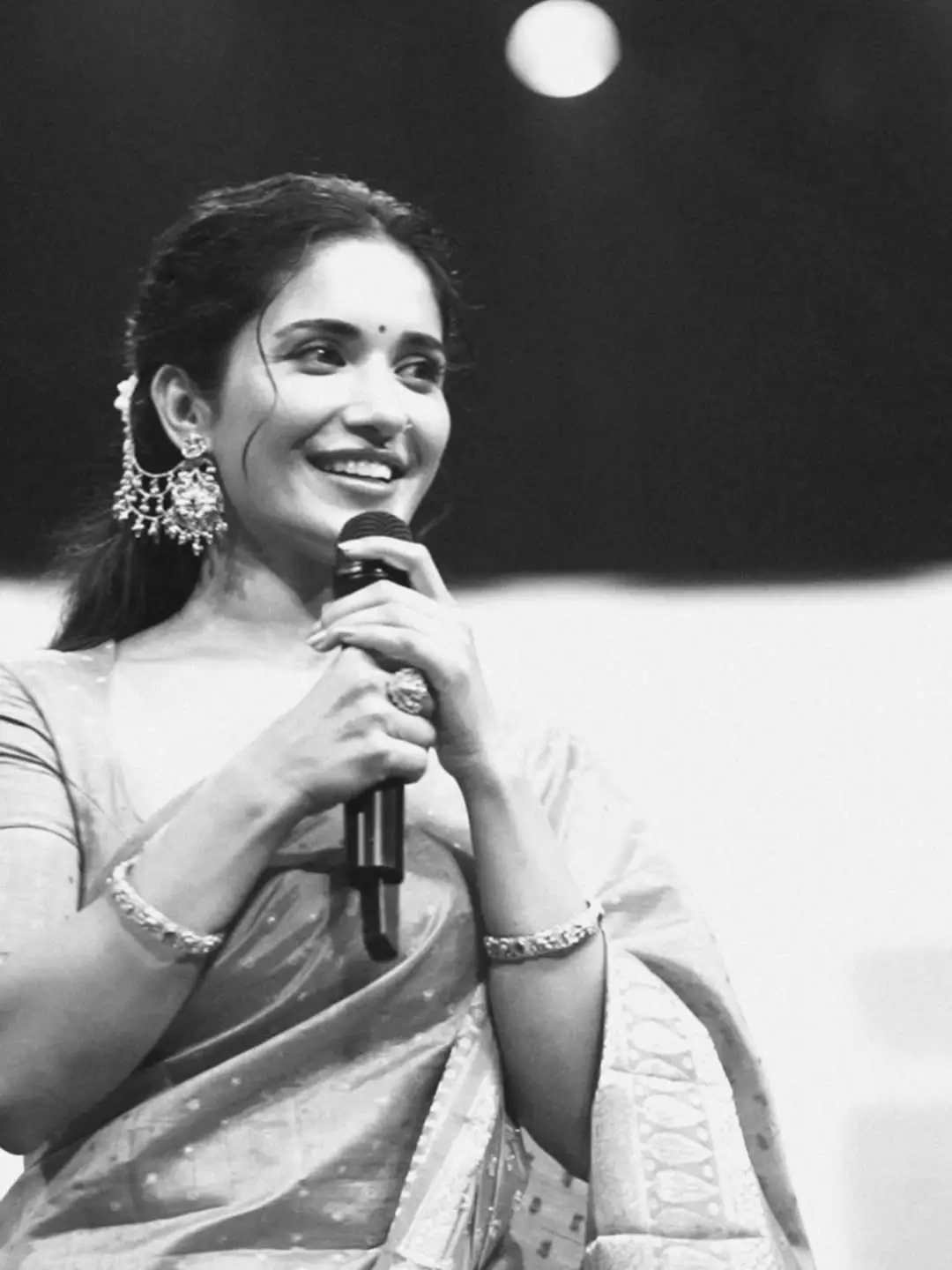 Ruhani Sharma latest photos (1)