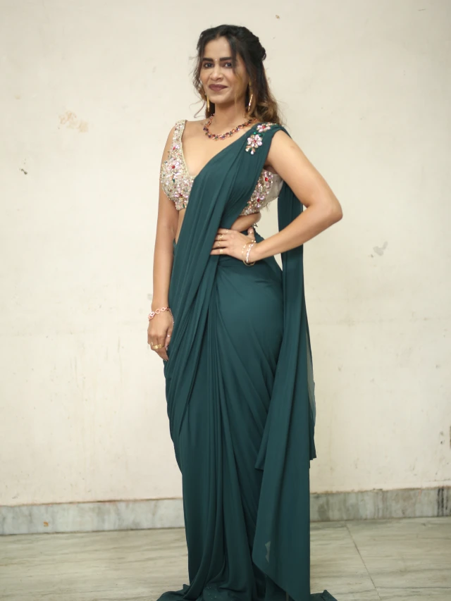 Sahithi Dasari Stunning Looks in Saree