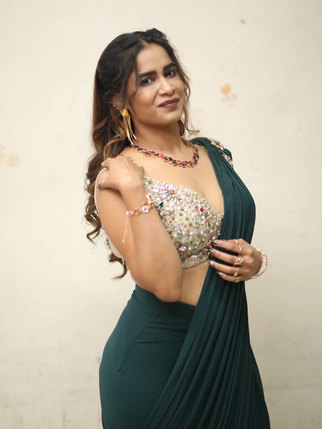 Sahithi Dasari Stunning Looks in Saree