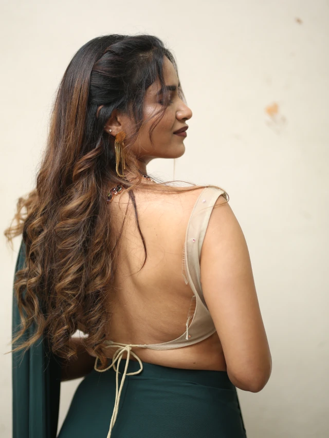 Sahithi Dasari Stunning Looks in Saree