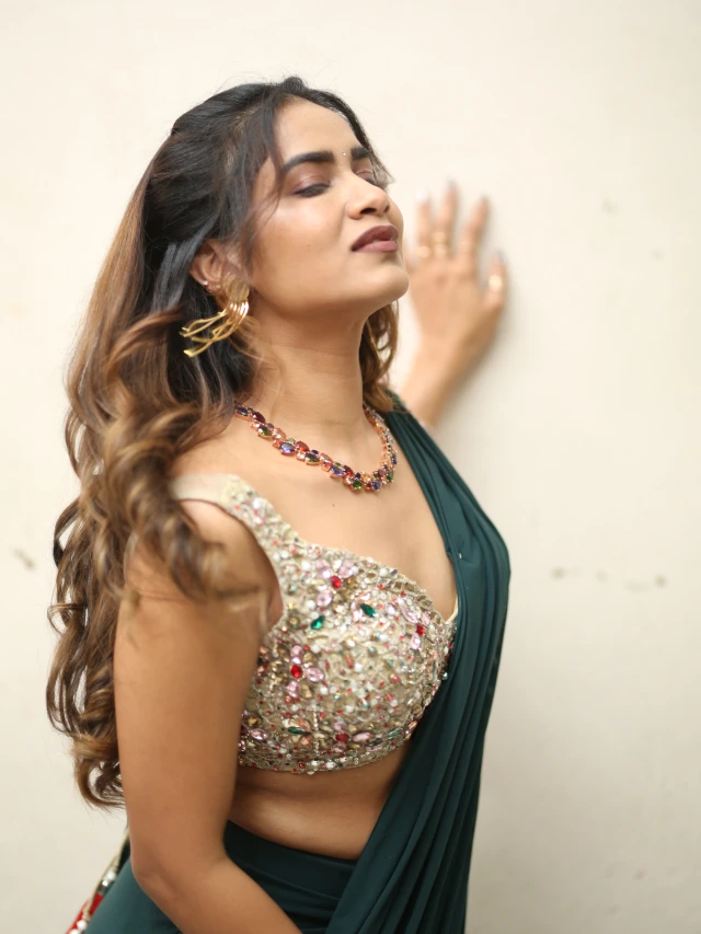 Sahithi Dasari Stunning Looks in Saree