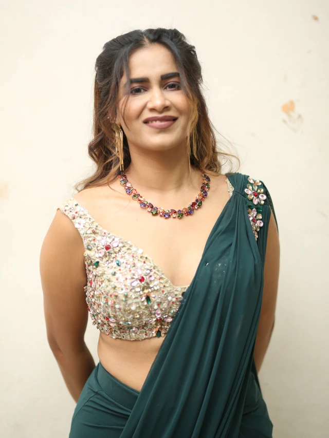 Sahithi Dasari Stunning Looks in Saree