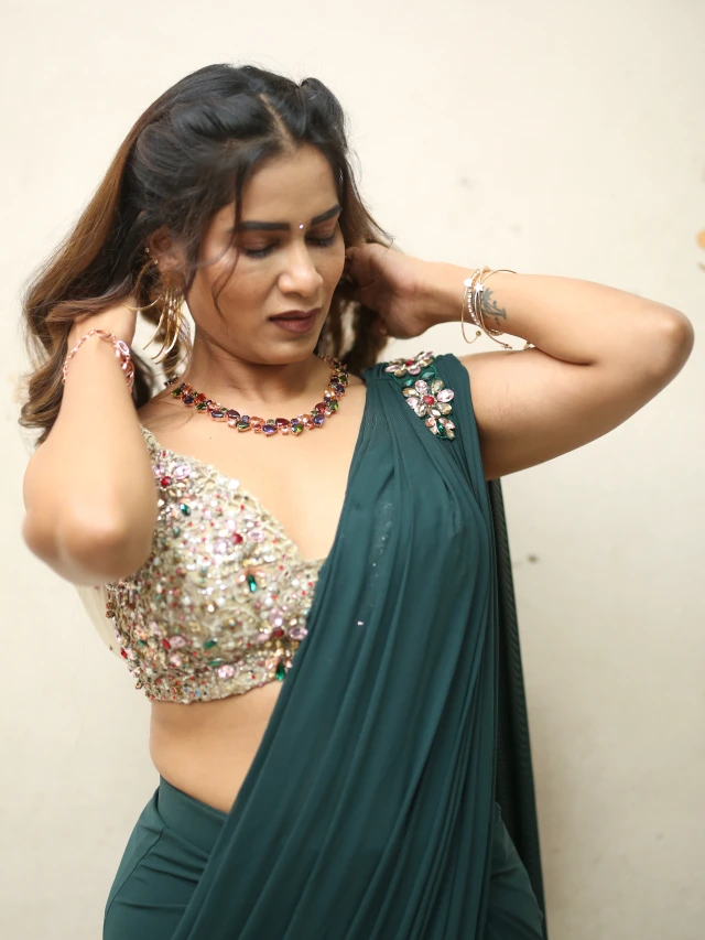 Sahithi Dasari Stunning Looks in Saree