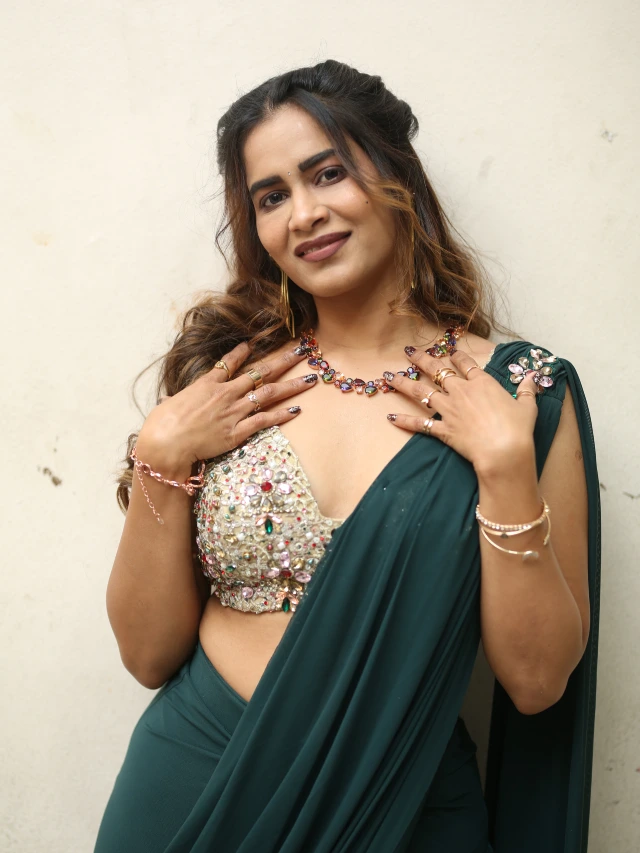 Sahithi Dasari Stunning Looks in Saree